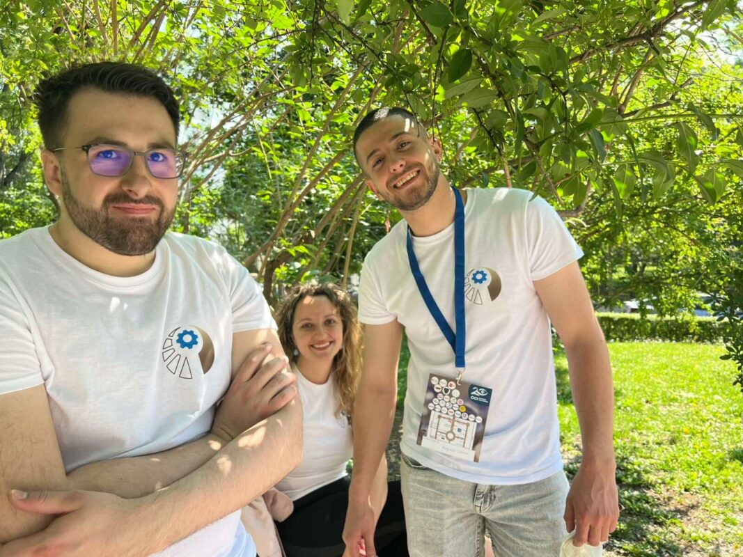 A fourth Inensia team smiling and relaxed, embracing the spirit of friendly competition.